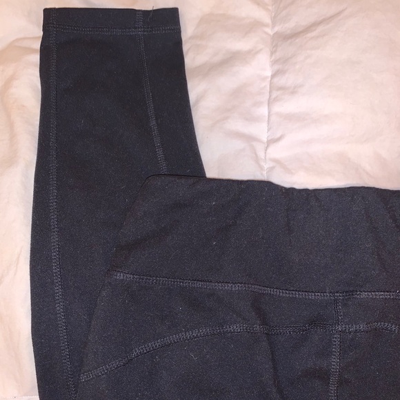 Black Fitted Leggings - Picture 3 of 3